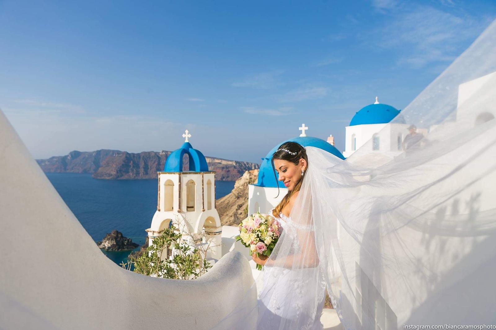 Os buquês das noivas de Santorini